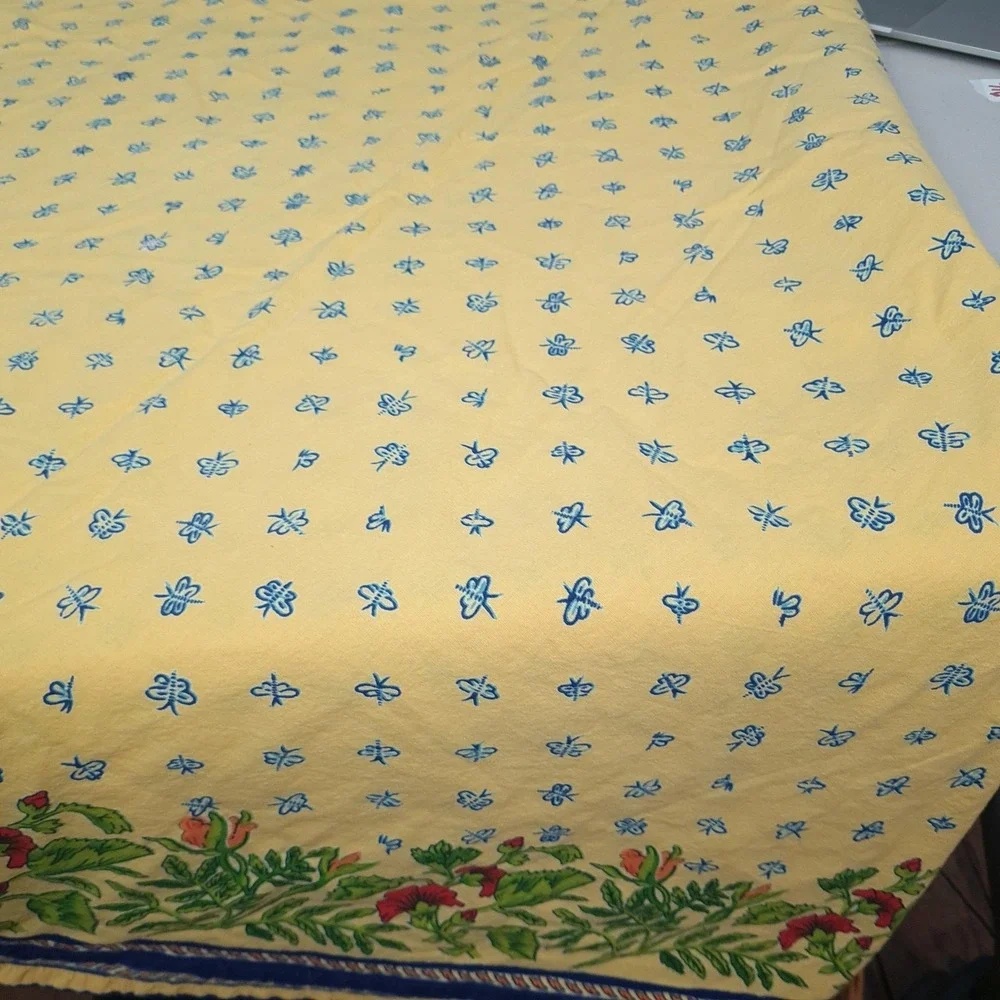 Williams-Sonoma Round Yellow Tablecloth Bees Floral Border Cotton French Country